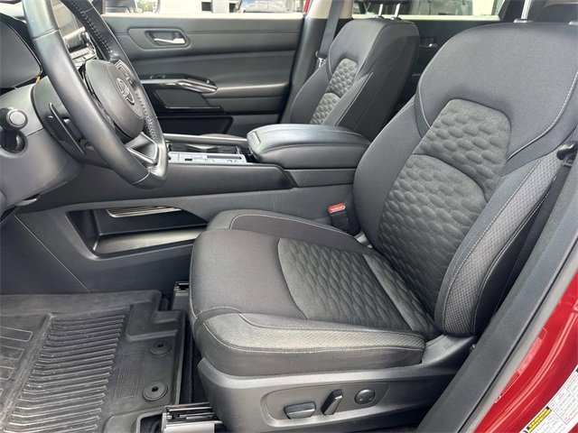 Used 2022 Nissan Pathfinder SV image 18