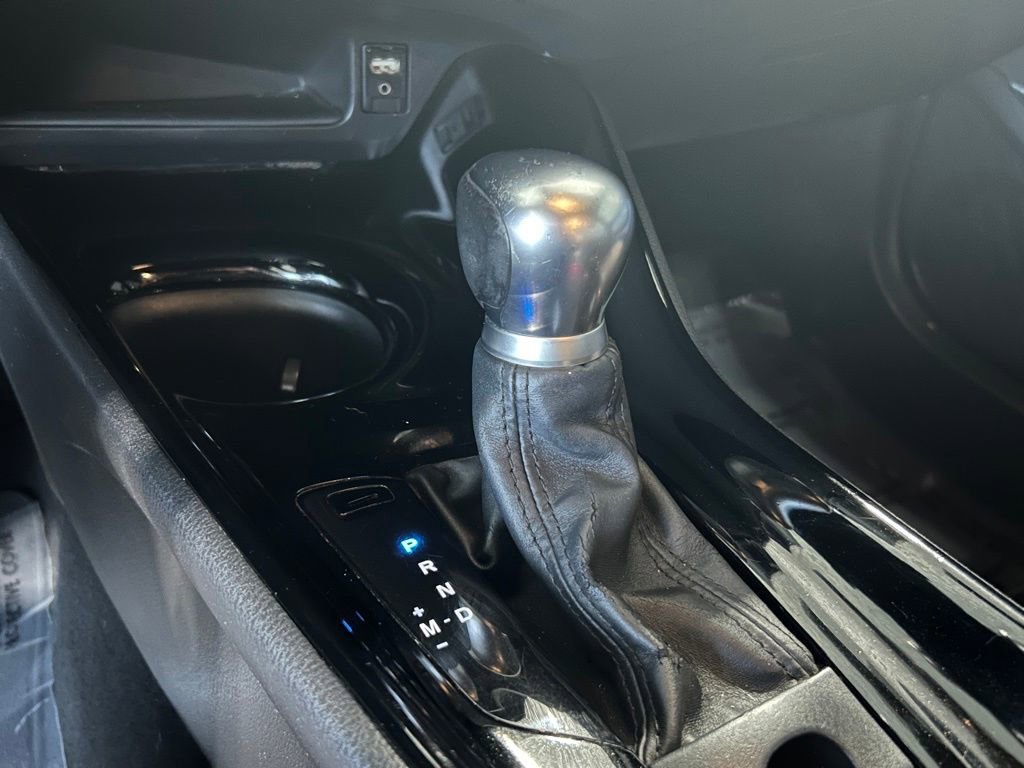 Used 2019 Toyota C-HR XLE FWD image 13