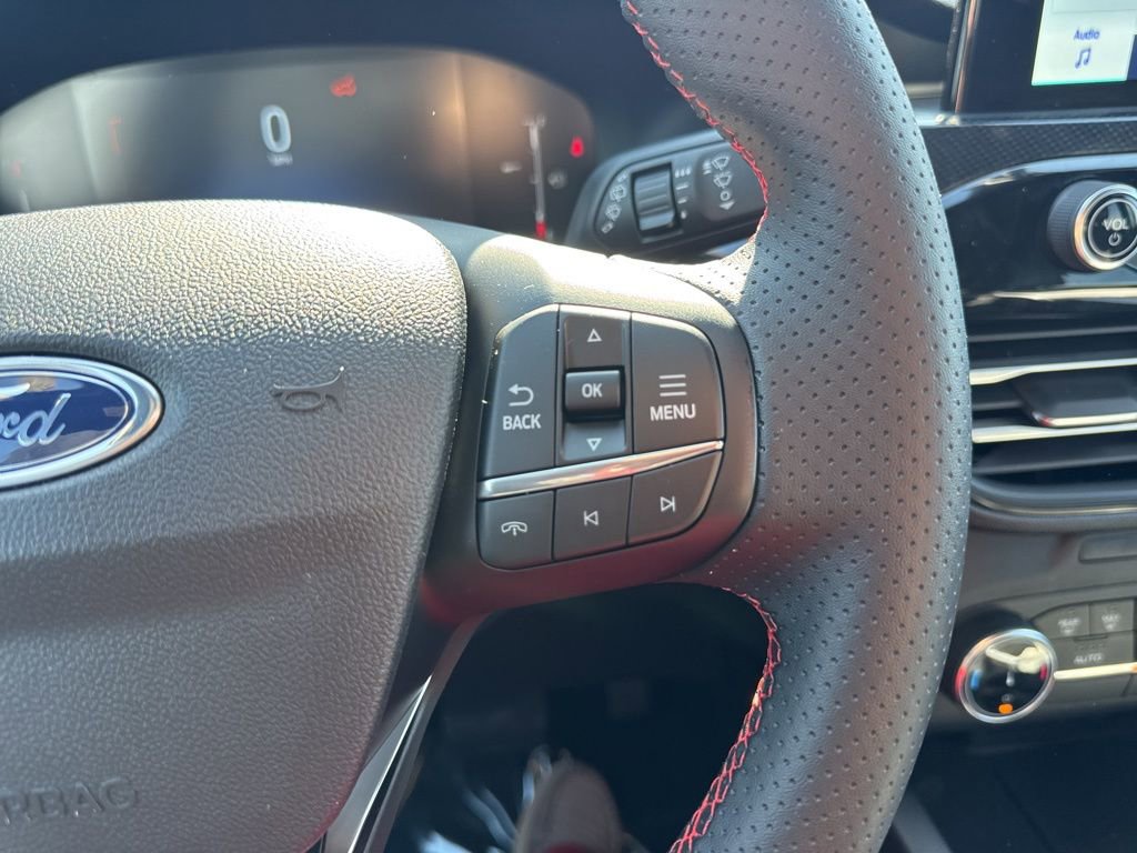 Used 2025 Ford Escape ST-Line image 11