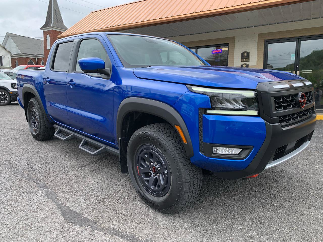 Used 2026 Nissan Frontier PRO-4X w/ Pro Premium Package AWD/4WD image 6