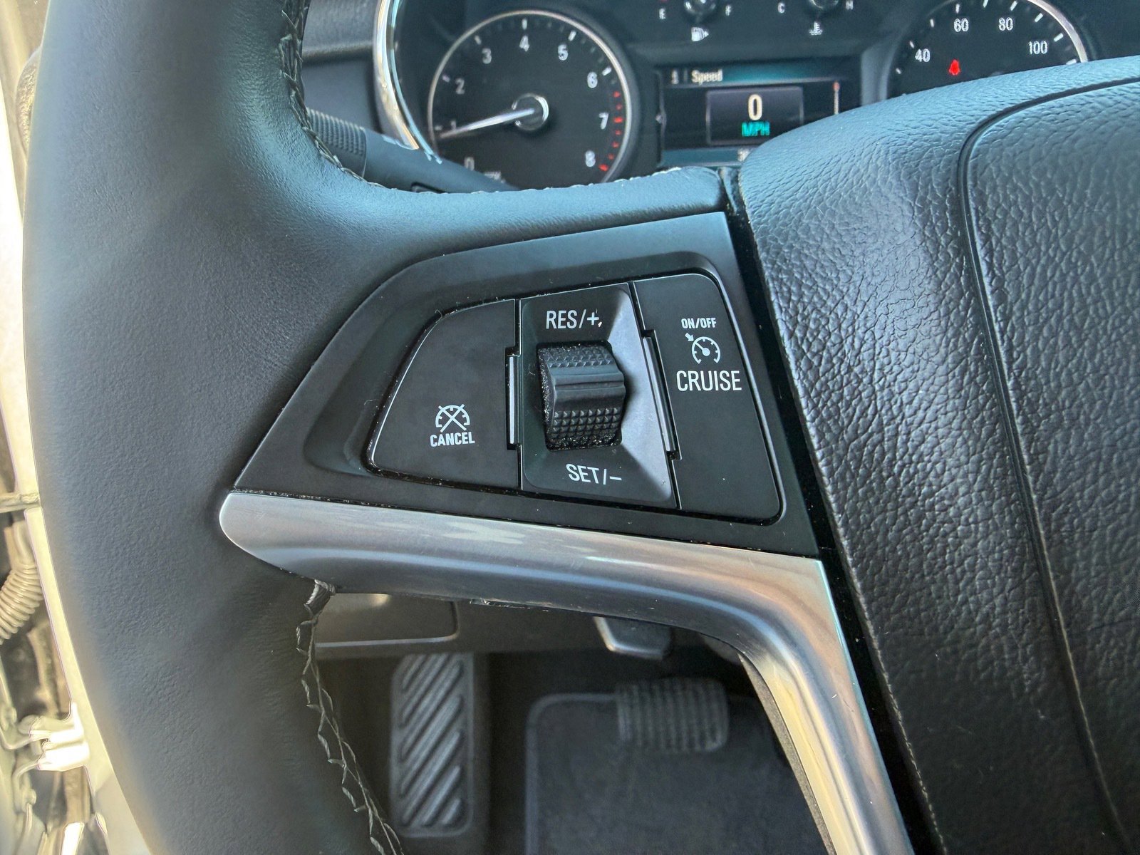 Used 2021 Buick Encore Preferred image 14