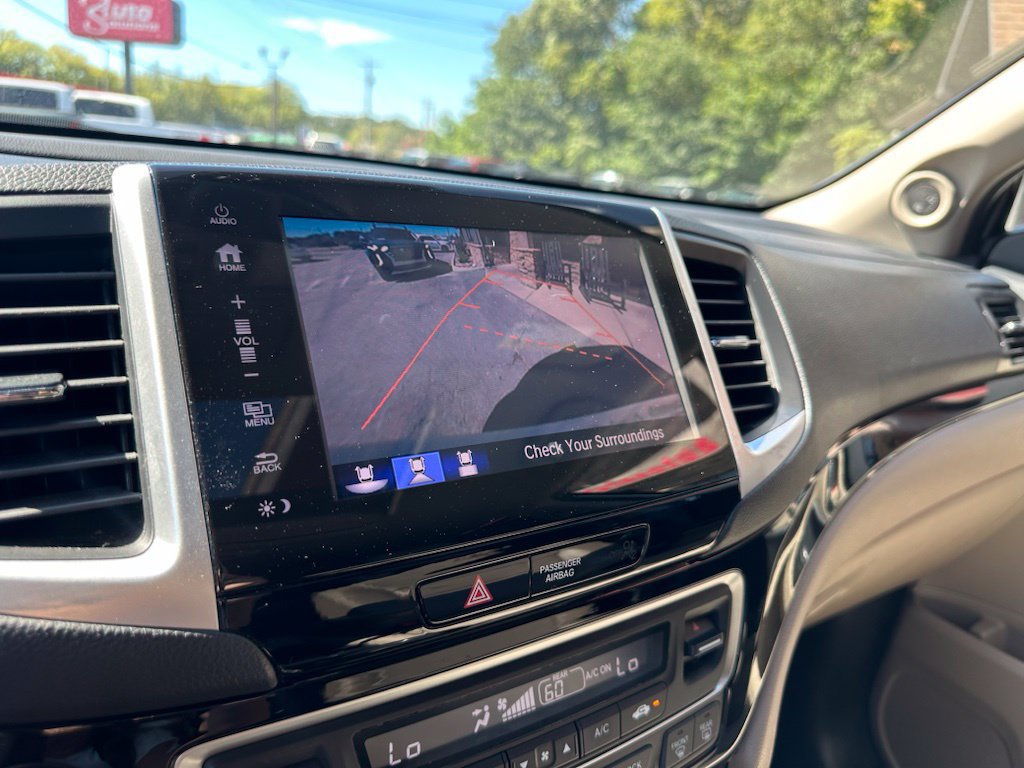 Used 2018 Honda Pilot Touring image 25