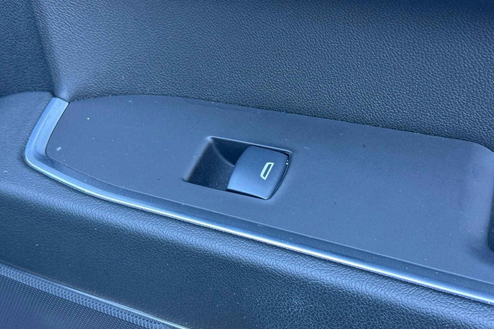 Used 2025 GMC Sierra 1500 Elevation image 21