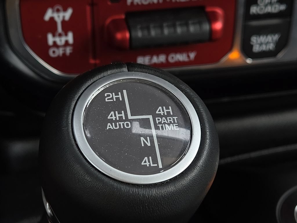 Used 2024 Jeep Gladiator Rubicon AWD/4WD image 14