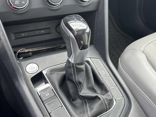 Certified 2022 Volkswagen Taos SE w/ Panoramic Sunroof Package image 20