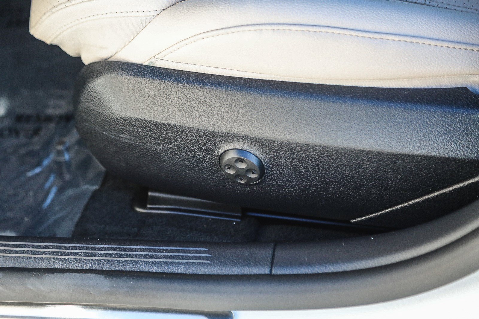 Used 2023 Mercedes-Benz C 300 Sedan image 19