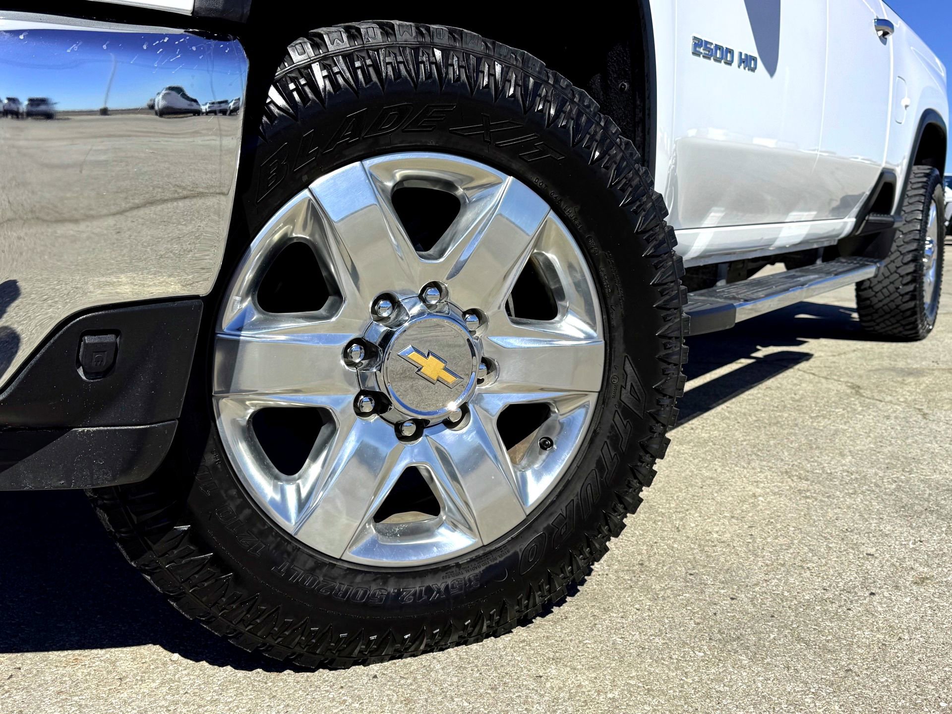 Used 2022 Chevrolet Silverado 2500 LTZ w/ LTZ Plus Package image 2