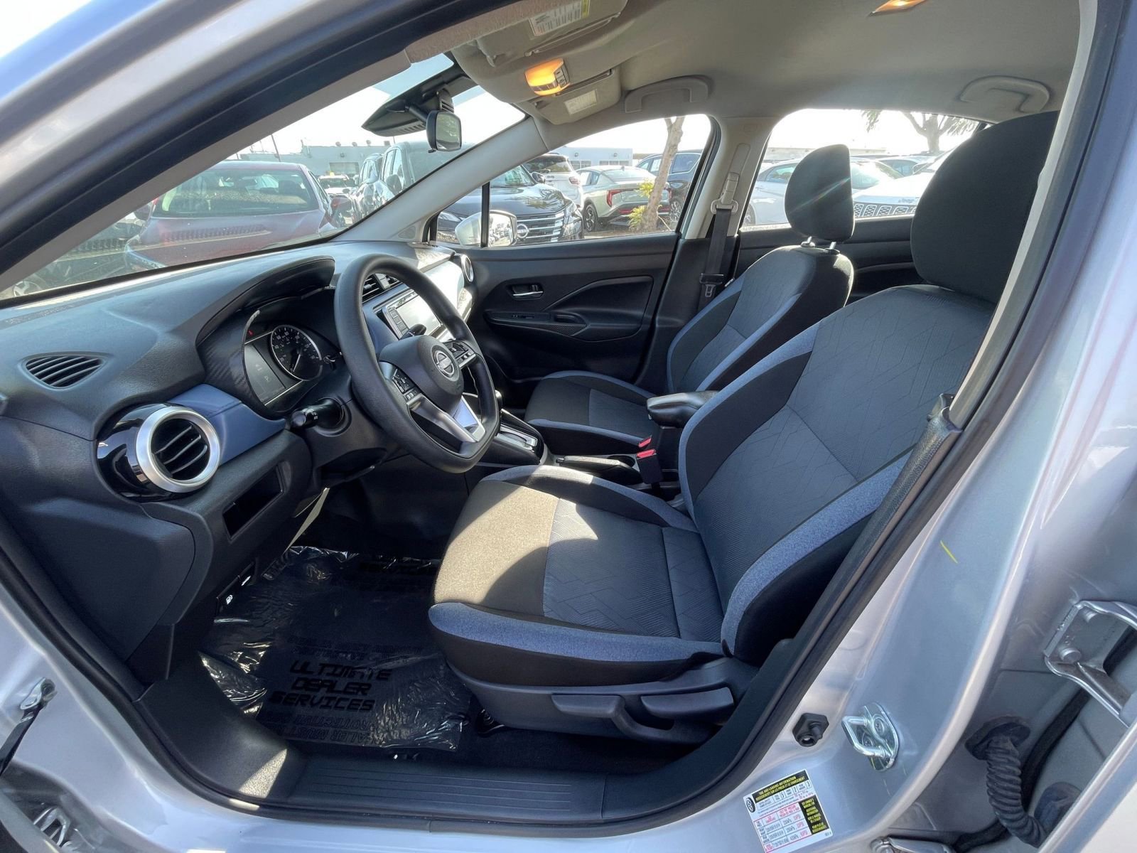 Used 2025 Nissan Versa SV image 27