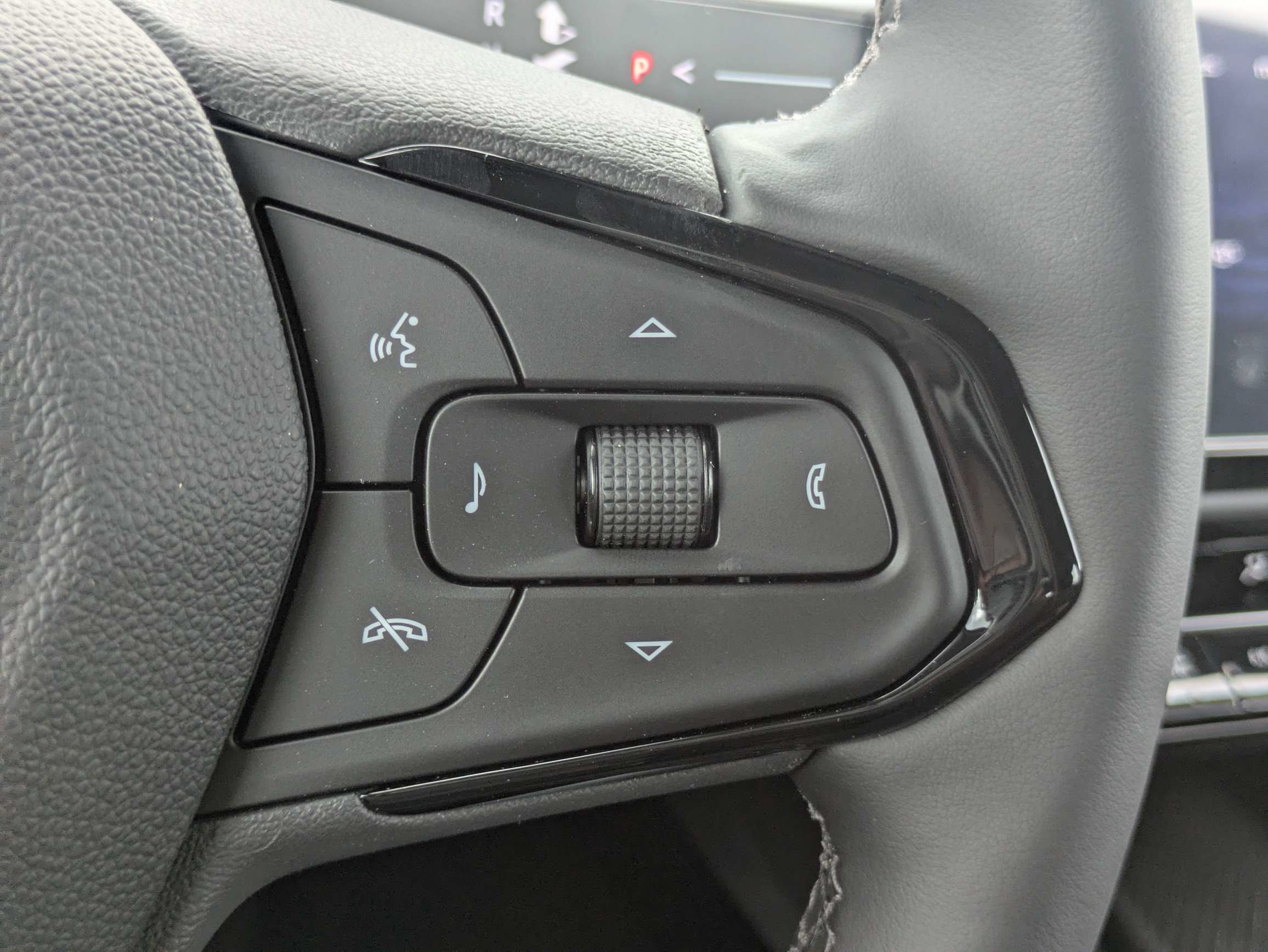 New 2027 Chevrolet Bolt RS w/ Technology Package FWD image 17