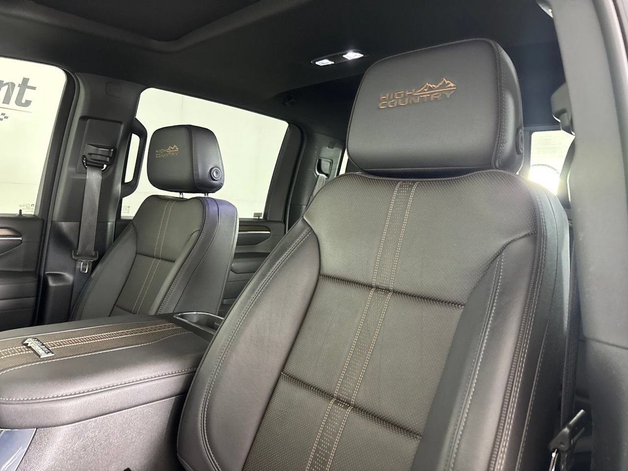 Used 2025 Chevrolet Silverado 3500 High Country w/ Technology Package AWD/4WD image 11