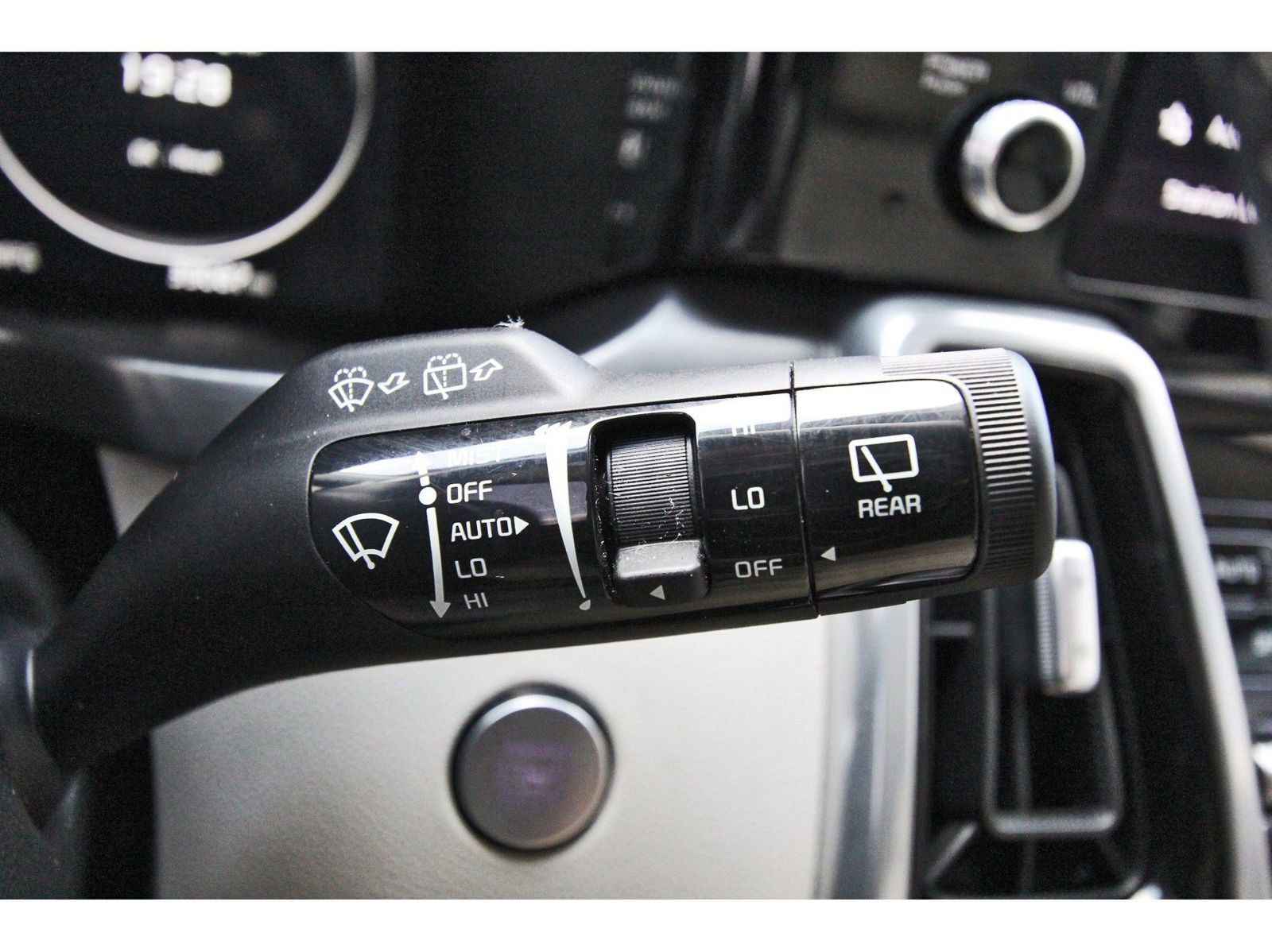 Used 2023 Kia Sorento SX image 18