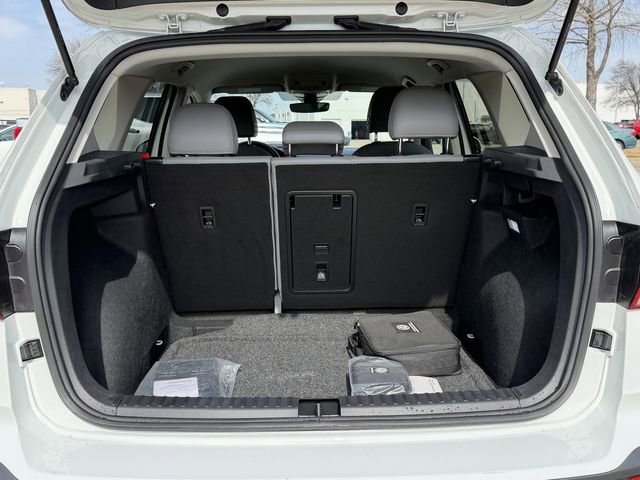 Used 2024 Volkswagen Taos SE image 29