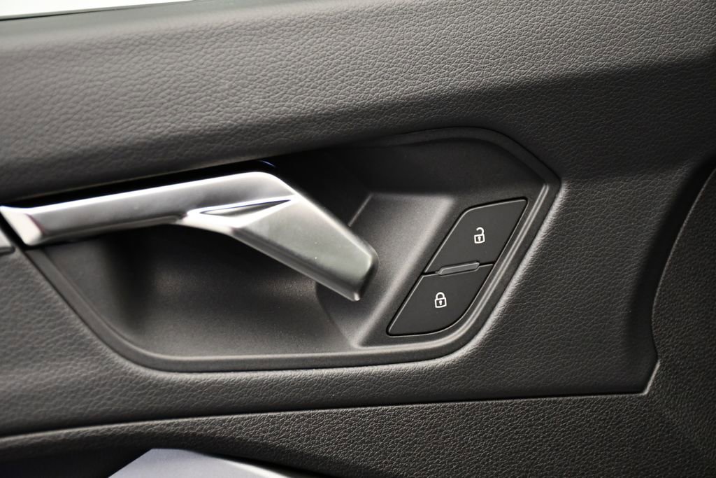 Used 2025 Audi Q3 2.0T Premium Plus w/ Premium Plus Package image 35