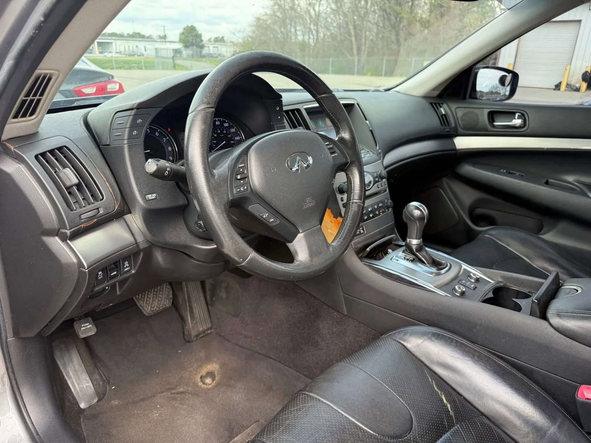 Used 2011 INFINITI G37 x Sedan w/ Premium Pkg image 17