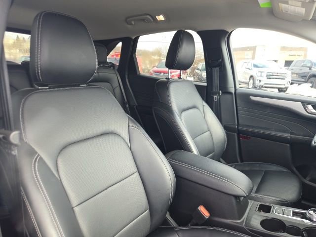 Used 2025 Ford Escape Platinum image 43