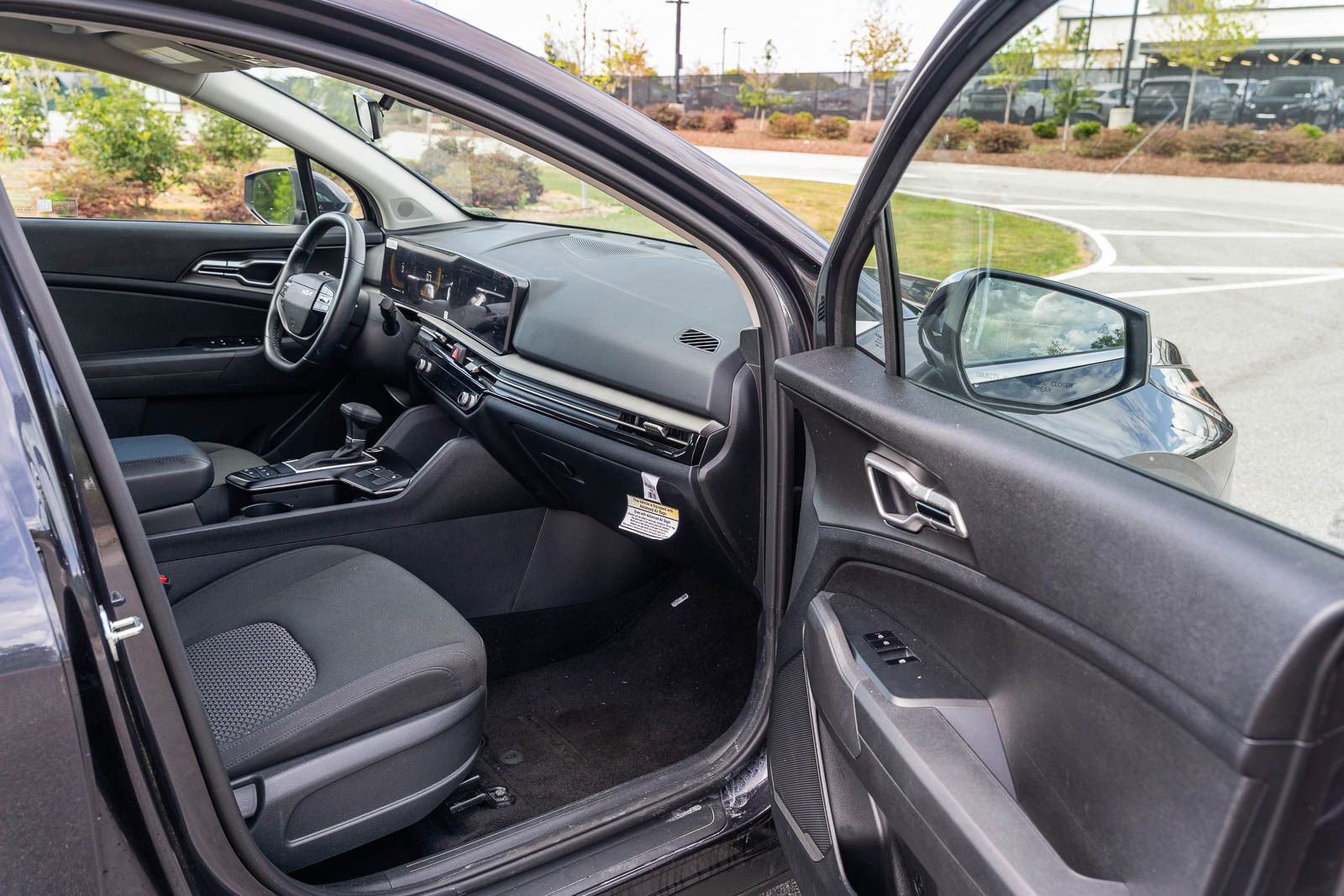 Used 2026 Kia Sportage LX w/ LX Convenience Package FWD image 11