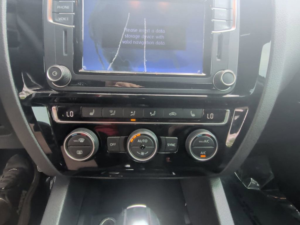 Used 2017 Volkswagen Jetta SEL FWD image 19