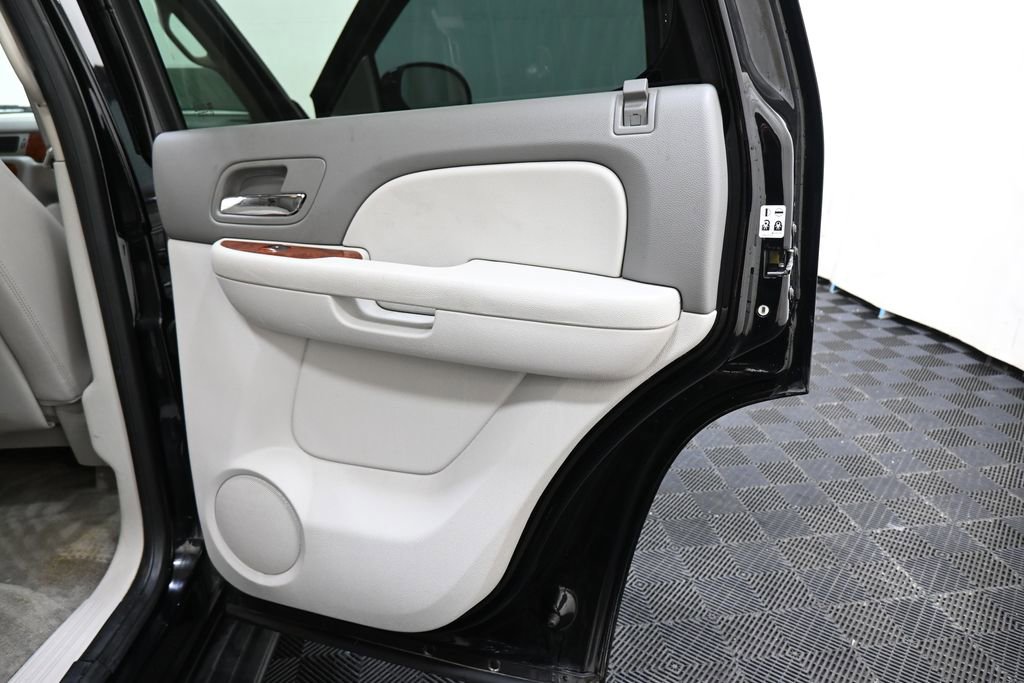 Used 2013 Chevrolet Tahoe LT w/ Luxury Package image 21