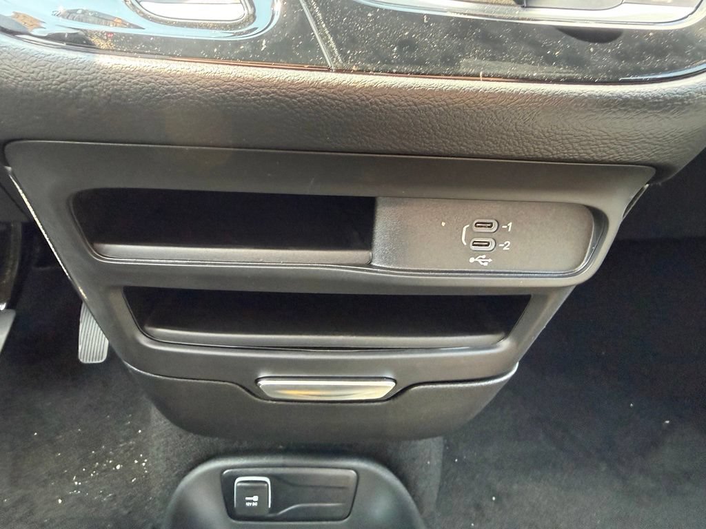 New 2027 Chrysler Pacifica Select FWD image 24