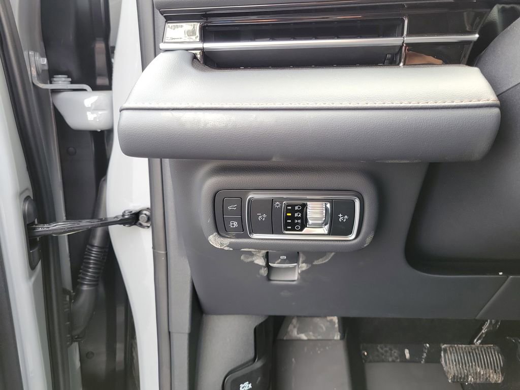 New 2026 Lincoln Nautilus Premier w/ Equipment Group 102A image 22