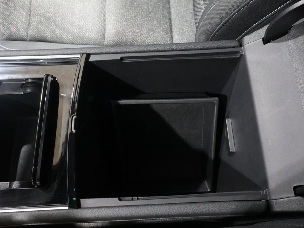 Used 2024 Chevrolet Traverse LT image 33