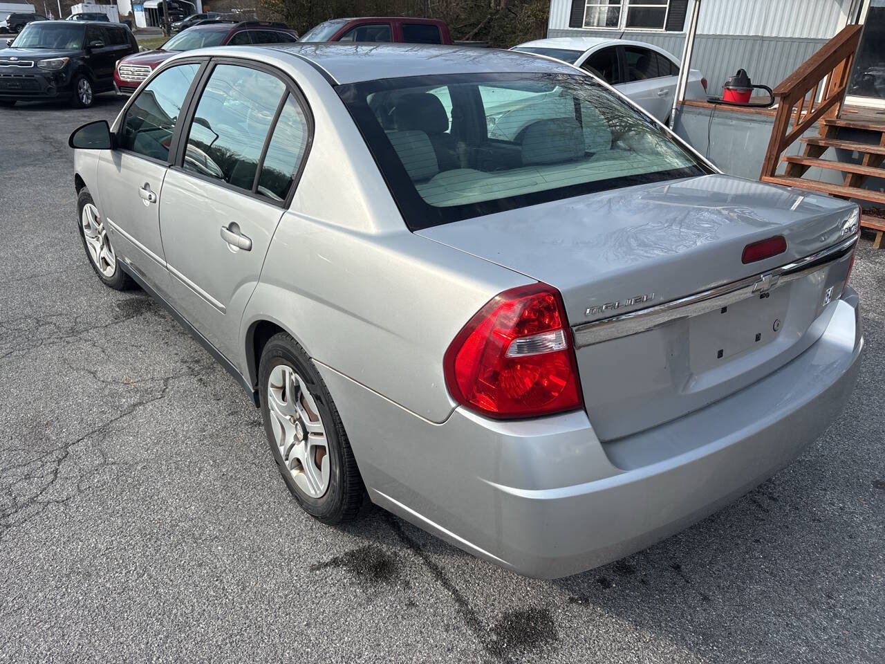 Used 2007 Chevrolet Malibu LS FWD image 12