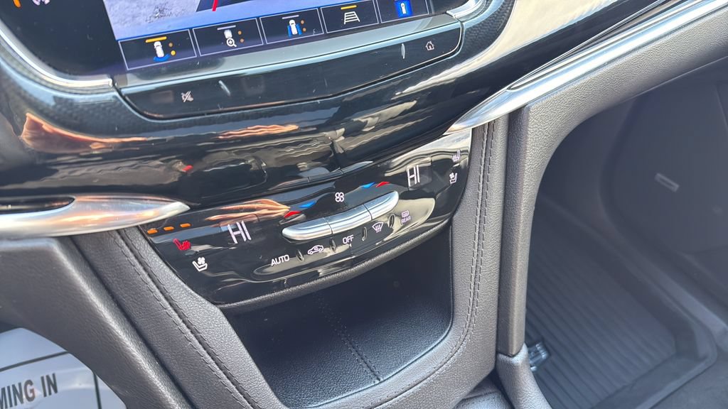 Used 2024 Cadillac XT6 Sport w/ Technology Package AWD/4WD image 35