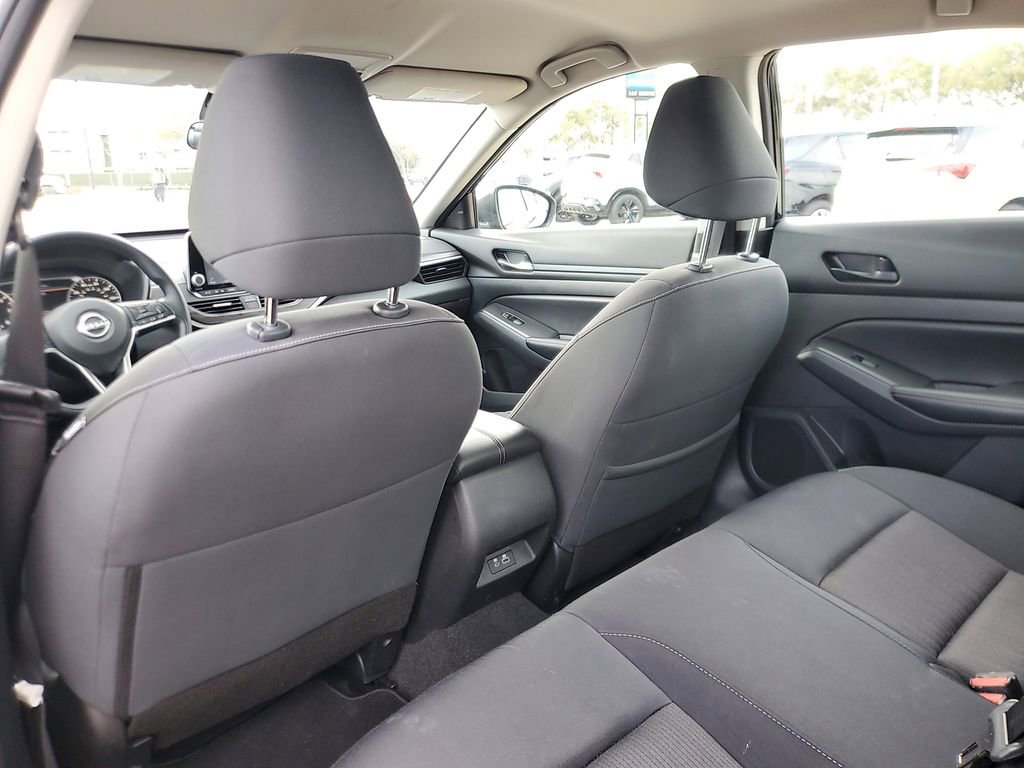 Used 2024 Nissan Altima 2.5 SV image 10