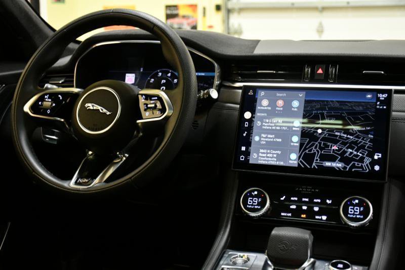 Used 2023 Jaguar F-PACE SVR AWD/4WD image 52