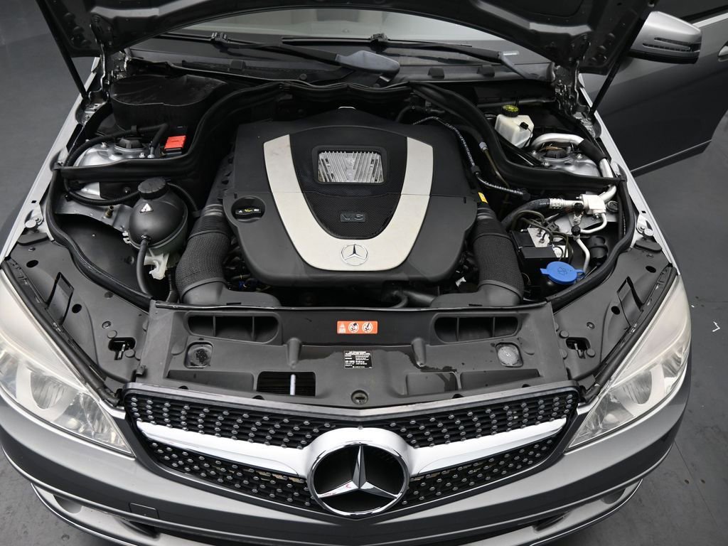 Used 2010 Mercedes-Benz C 300 Sedan image 14