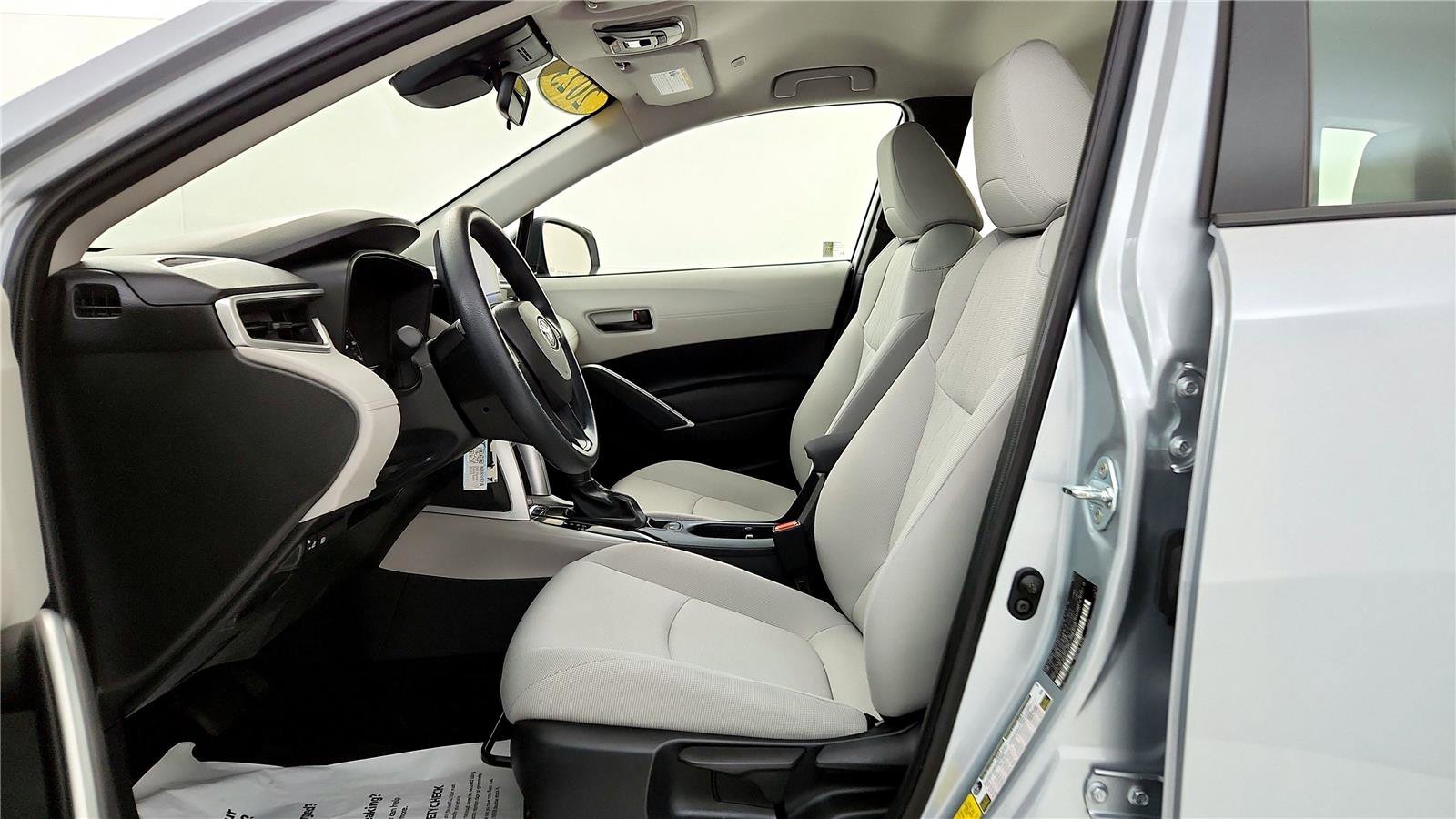 Certified 2023 Toyota Corolla Cross L image 33