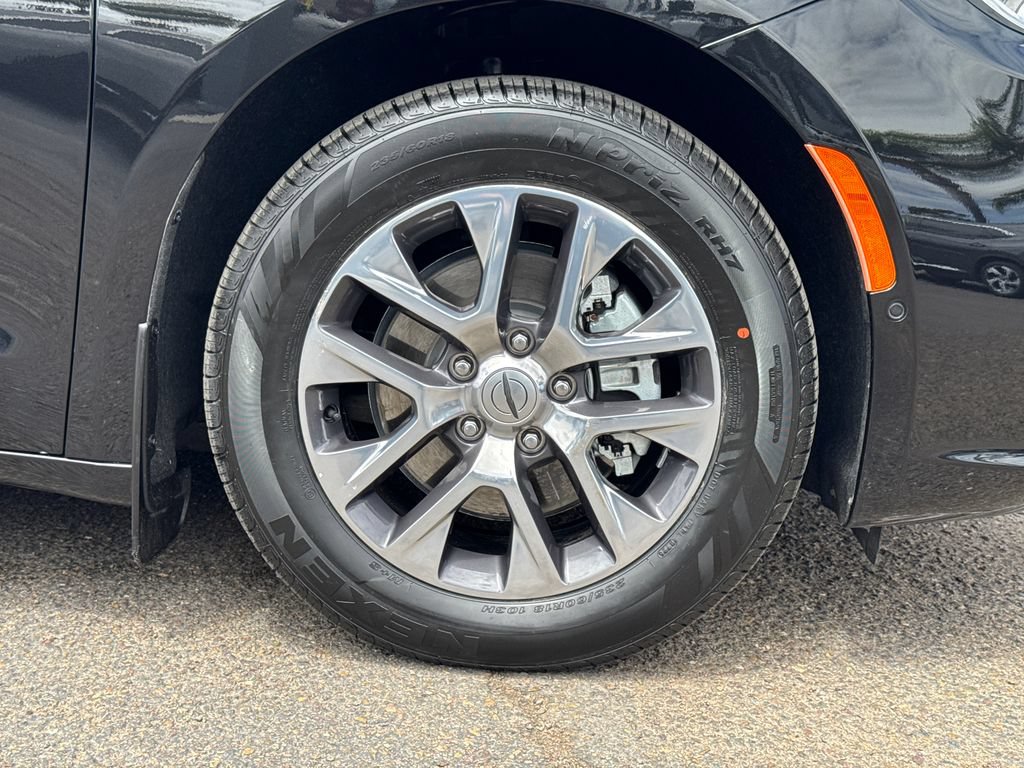 Used 2022 Chrysler Pacifica Pinnacle FWD image 7
