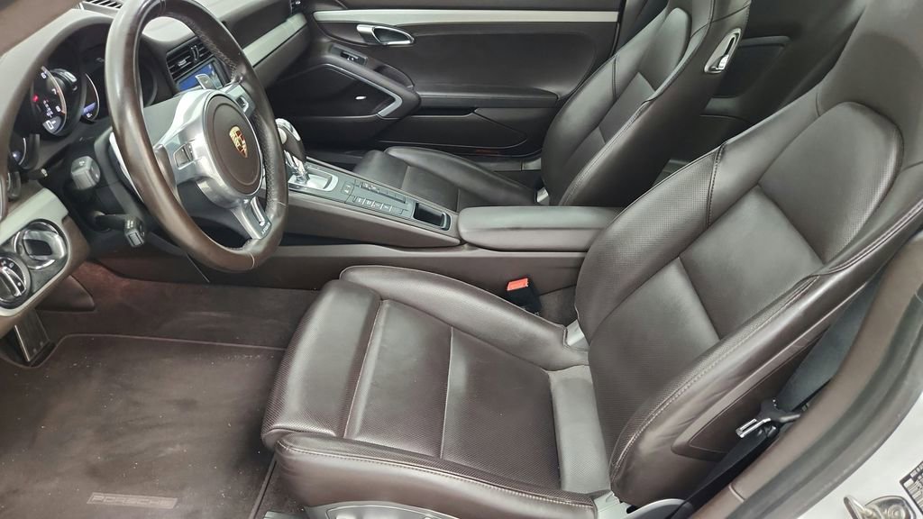 Used 2015 Porsche 911 Turbo image 39