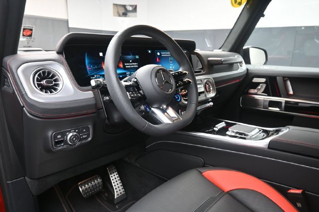 Used 2025 Mercedes-Benz G 63 AMG 4MATIC w/ AMG Night Package Plus image 21