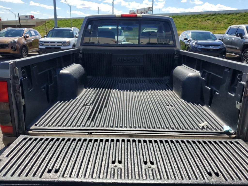 Used 2004 Nissan Frontier XE Desert Runner w/ (VTP) Value Truck Pkg AWD/4WD image 8