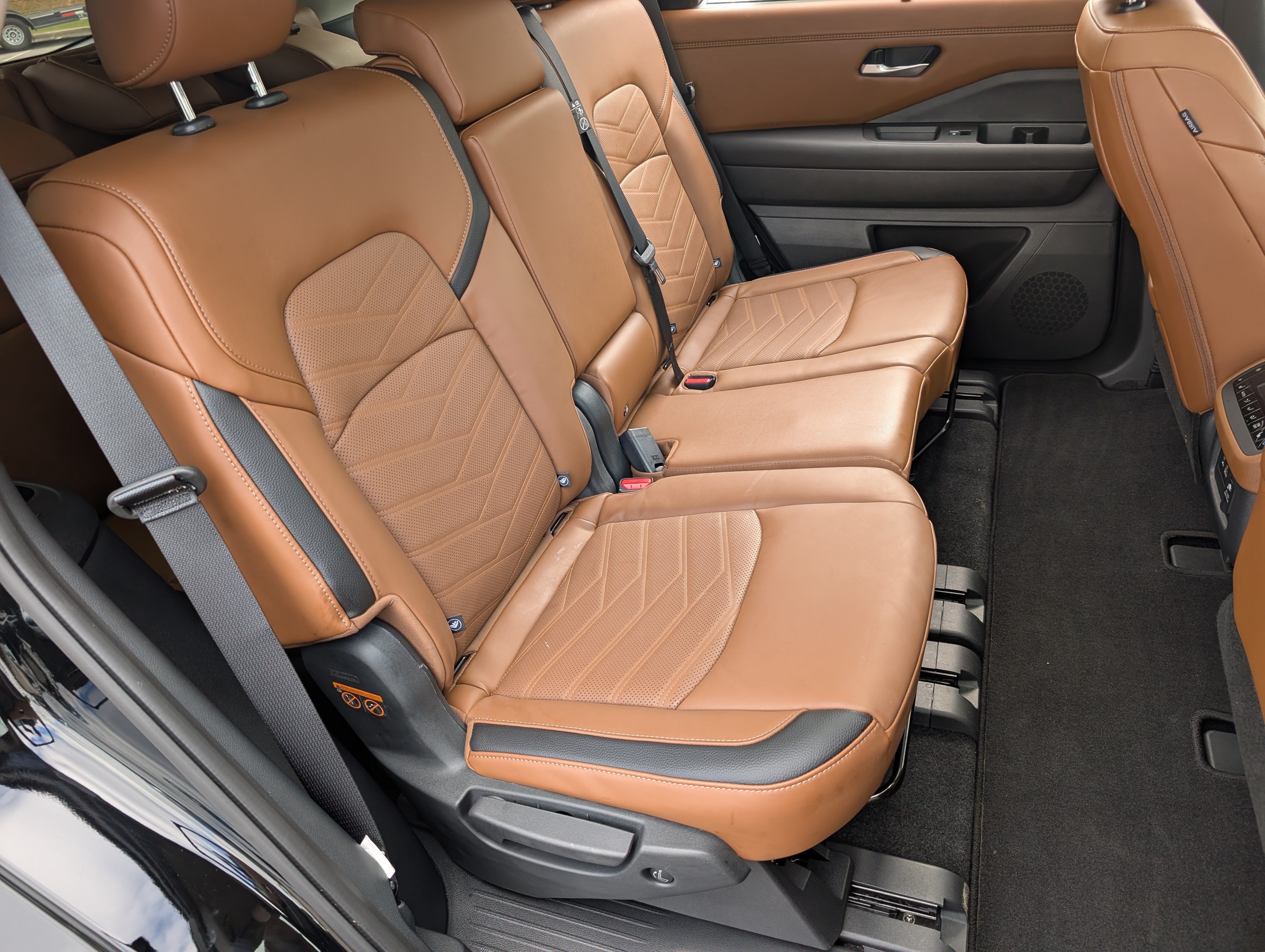 Used 2025 Nissan Pathfinder Platinum w/ Cargo Package FWD image 23