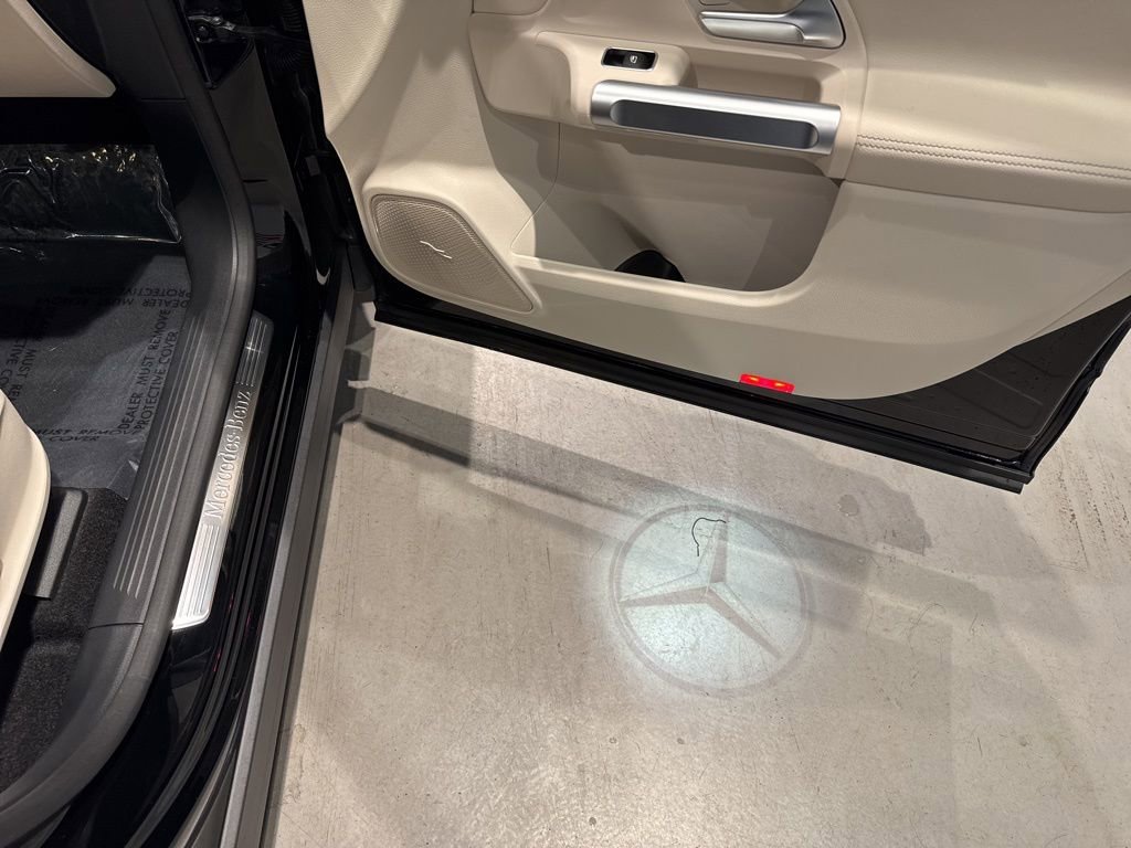 Used 2023 Mercedes-Benz EQB 300 4MATIC w/ Exclusive Package image 36