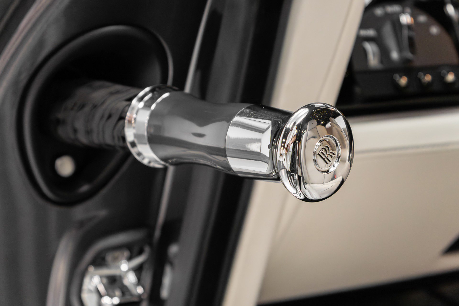 Used 2016 Rolls-Royce Wraith image 50