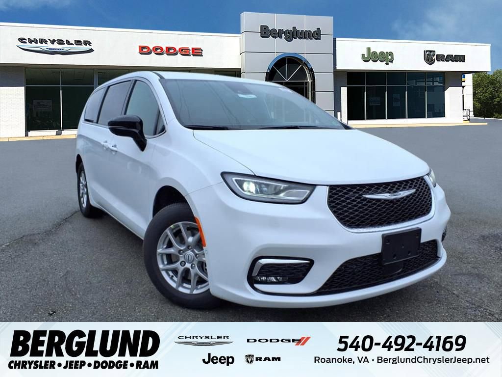 New 2026 Chrysler Pacifica Select