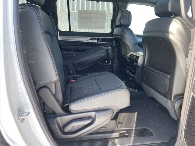 New 2026 Jeep Grand Wagoneer Limited AWD/4WD image 17