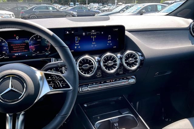 Used 2026 Mercedes-Benz GLA 250 4MATIC image 5