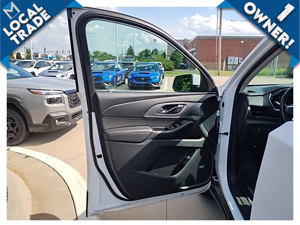 Used 2021 Chevrolet Traverse LT w/ LT Premium Package AWD/4WD image 11