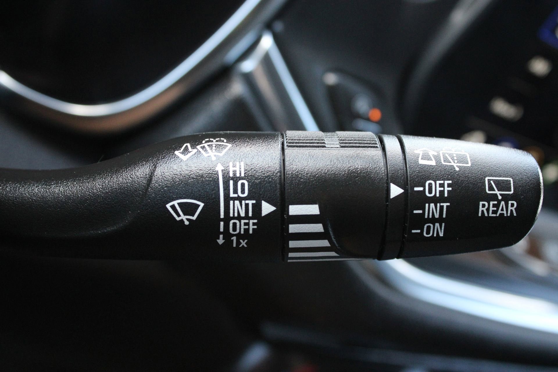 Used 2023 Chevrolet Blazer LT FWD image 29