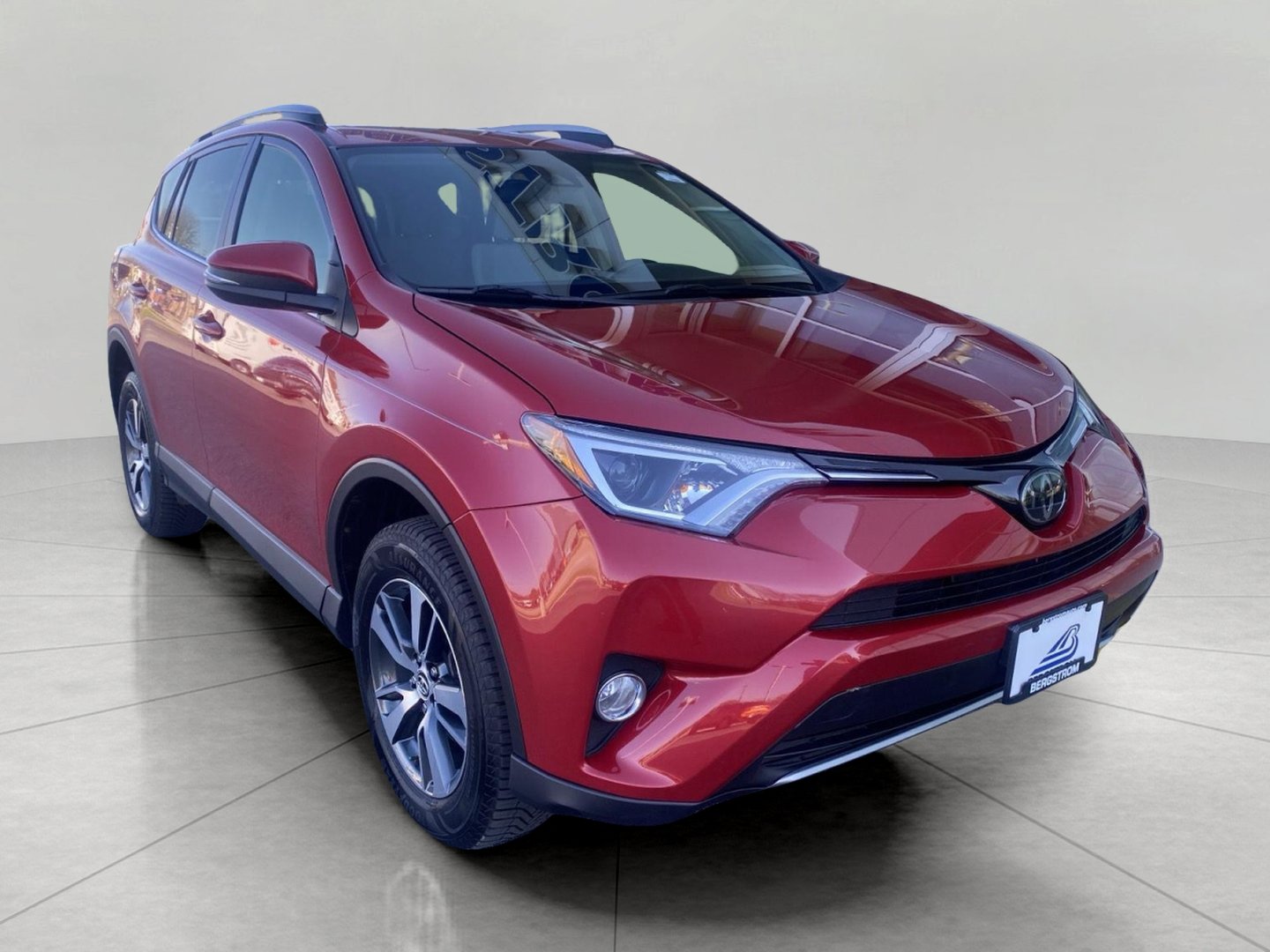 Used 2017 Toyota RAV4 XLE w/ All Weather Liner Package AWD/4WD image 1