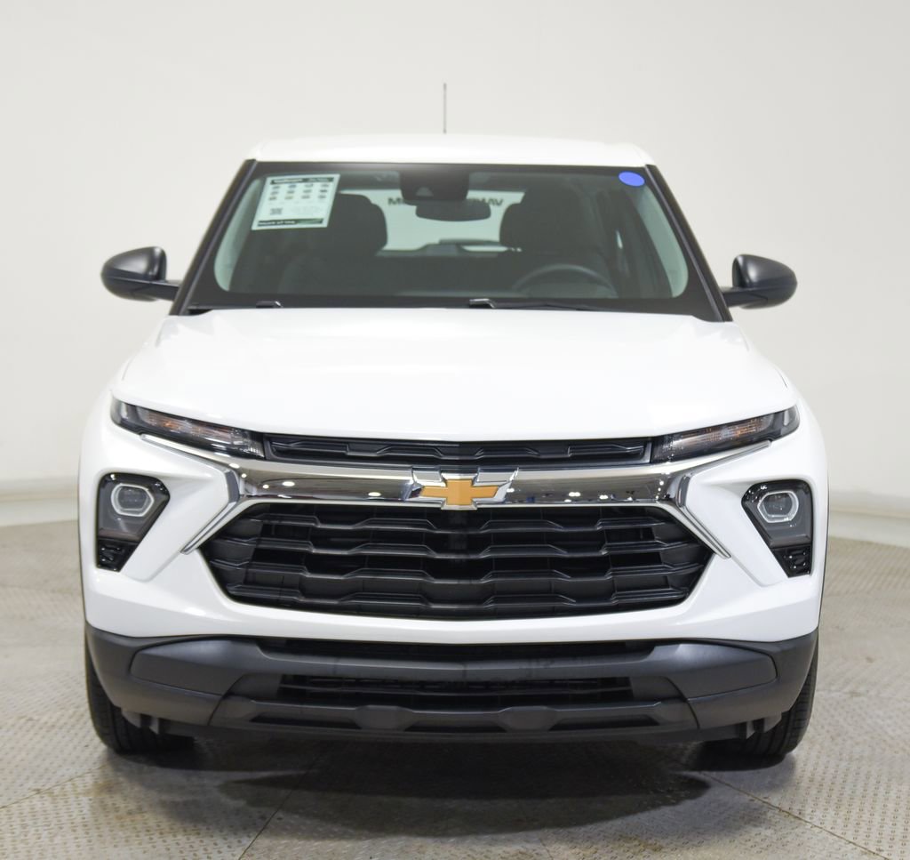 Used 2025 Chevrolet TrailBlazer LS image 3