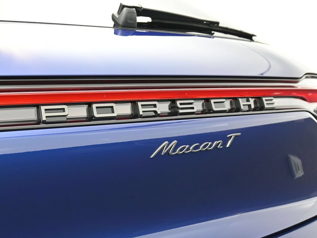 Certified 2026 Porsche Macan AWD/4WD image 14