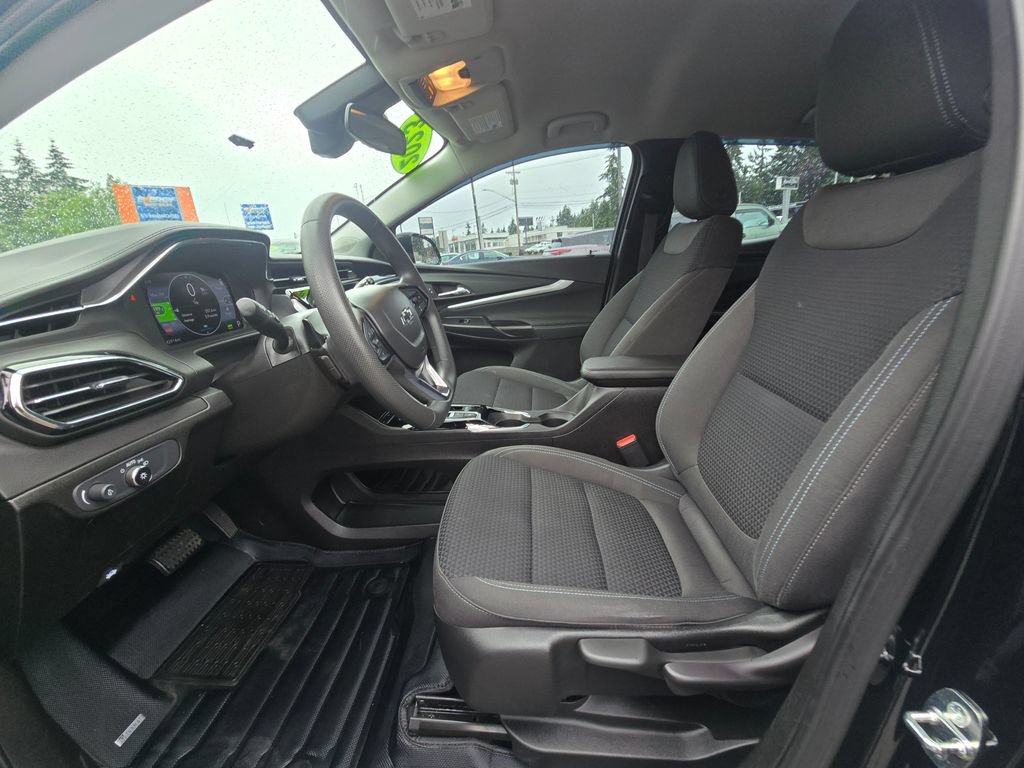 Used 2023 Chevrolet Bolt EUV LT w/ Redline Edition FWD image 21