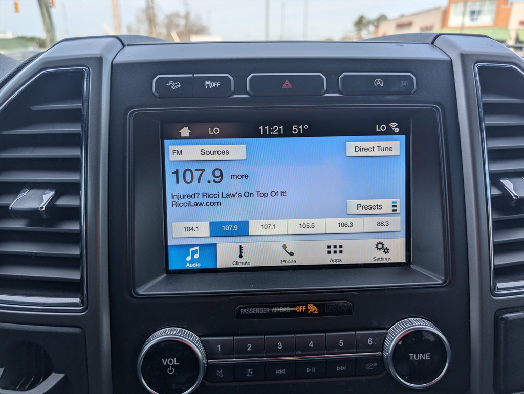 Used 2019 Ford Expedition XLT w/ Equipment Group 201A AWD/4WD image 23