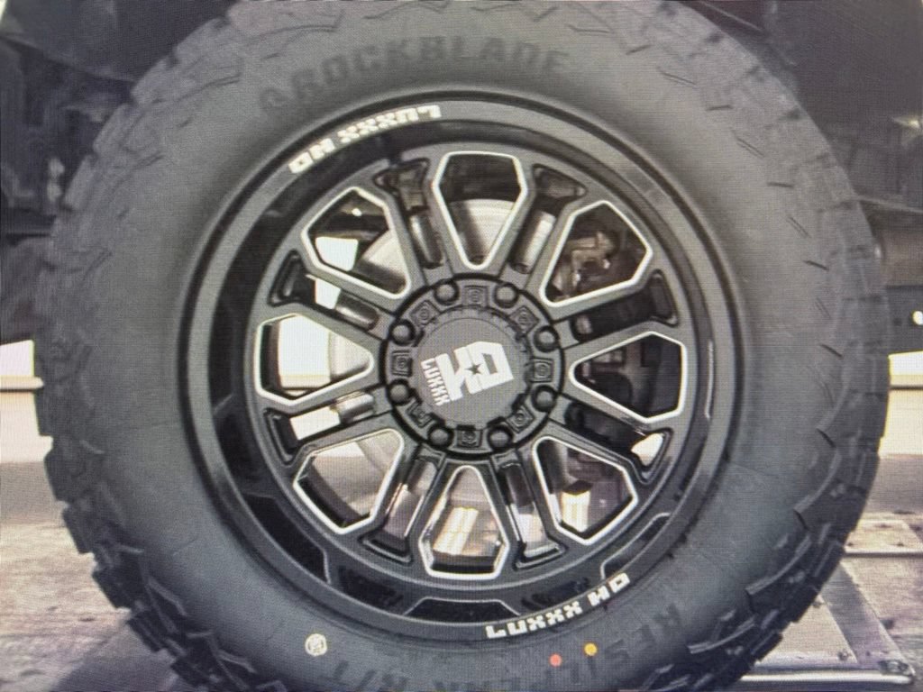 Used 2024 Ford F250 XLT w/ FX4 Off-Road Package AWD/4WD image 3