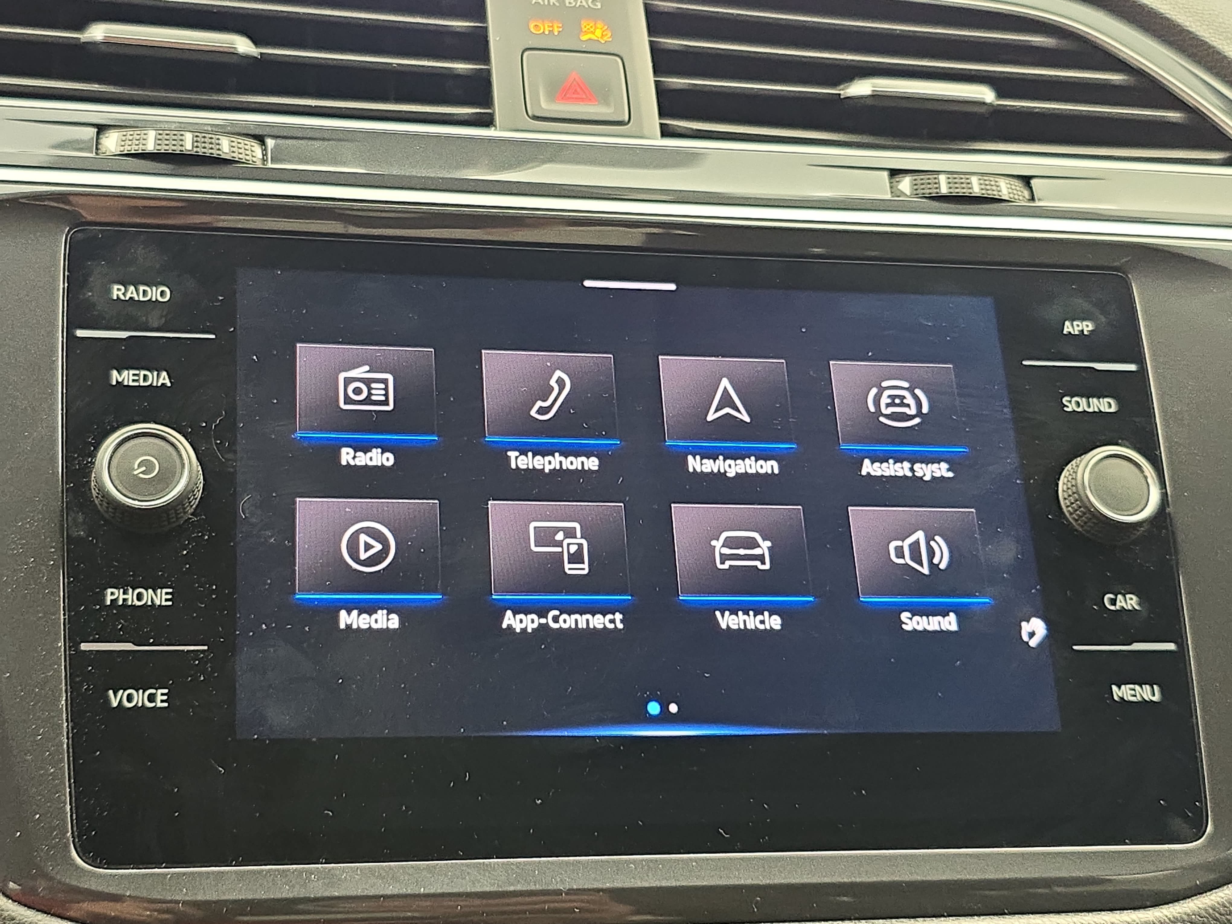 Used 2024 Volkswagen Tiguan SE AWD/4WD image 20